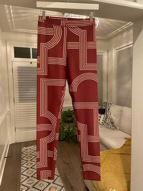 H&M Burgundy Geometric Print Leggings